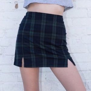 Brandy Melville- Cara Skirt Dark Green and navy plaid